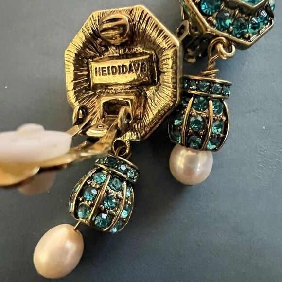 πβHeidi DAUS Elegant Gold and Blue Swarovski crystal dangle Earrings π - Picture 2 of 8